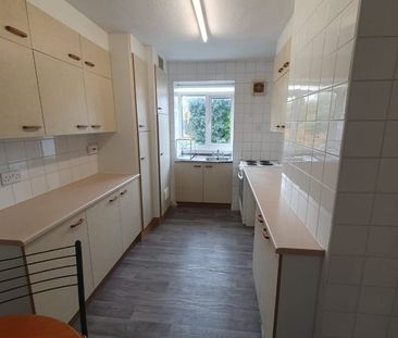 2 Bed Flat, Singleton Court, M25 - Photo 3