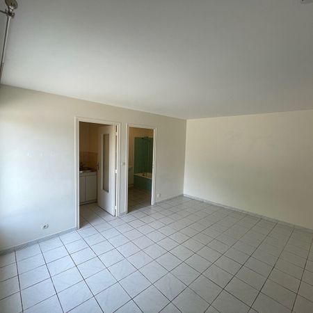 Location Appartement 1 pièce 23m² - Photo 3