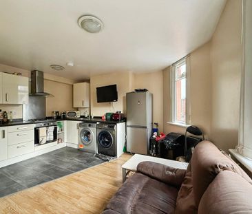 3 bedroom terraced house to rent - Photo 4