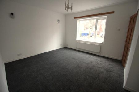 3 bedroom end of terrace house to rent - Photo 4