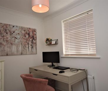 3 bedroom end of terrace house to rent - Photo 5