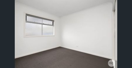 MODERN TOWN HOUSE CLOSE TO THE BALLARAT CBD - Photo 4