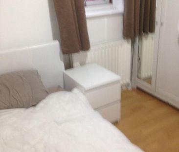 1 bedroom in a house share to rent - Photo 6