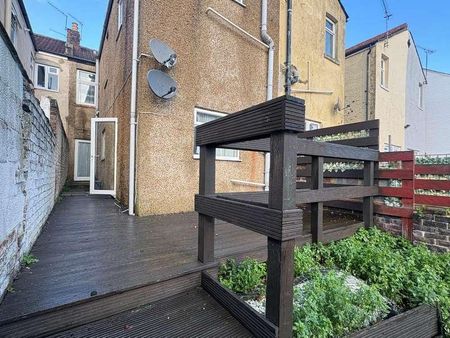 New Road, Portsmouth, PO2 - Photo 2