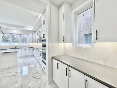 For Lease - 80 Silk Twist Drive, East Gwillimbury, Ontario - Photo 3