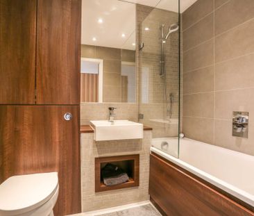 Price £1,750 pcm - Available 31/10/2025 - Furnished - Photo 1