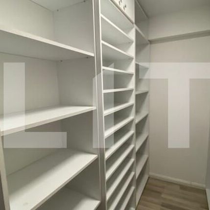 Apartament, 4 camere, 125 mp, zona centrala - Photo 1