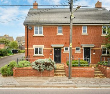 Semi-detached house to rent on - Photo 6