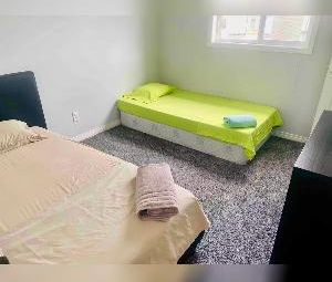 4 Bed 3.5 Bath Dbl Garage Family Home Large Yard! - Photo 2