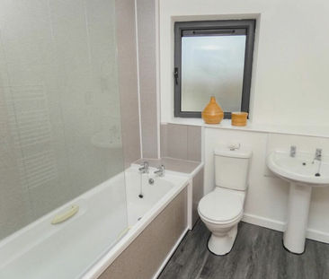 3 bedroom apartment to rent - Photo 3