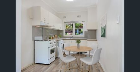 Modern 1 Bedroom Apartment - Photo 2