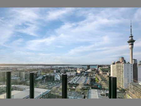 Beauty in the Heart of CBD - Photo 2