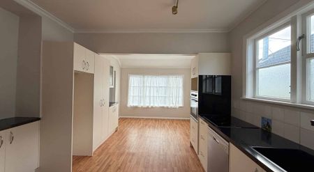 Ebdentown 3 Bedrooms - Photo 4