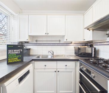 2 bedroom House in Calshot Place, Reading - Photo 6