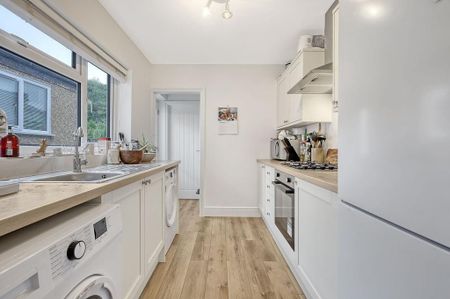 2 bedroom terraced house to rent - Photo 3