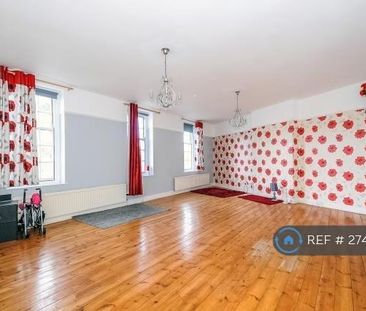 1 bedroom in a flat share to rent - Photo 3