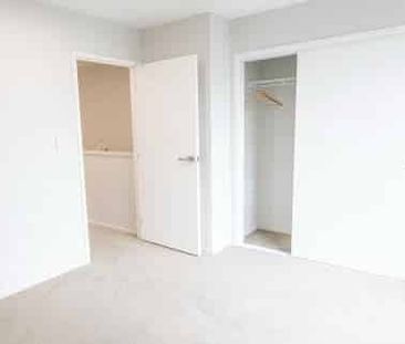 Modern 3-Bedroom Townhouse in Mangere Bridge - Photo 1