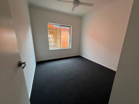 Spacious 4-Bedroom Family Home in Virginia - Photo 2