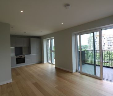 1 Bed Flat, Navigation Point, N17 - Photo 3