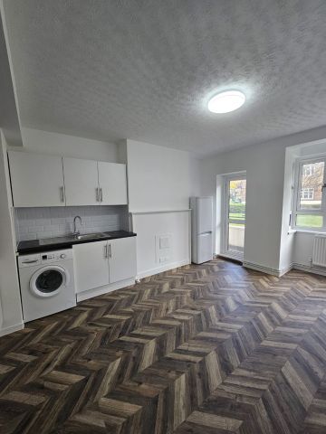 1 Bed Flat, Parrington House, SW4 - Photo 2