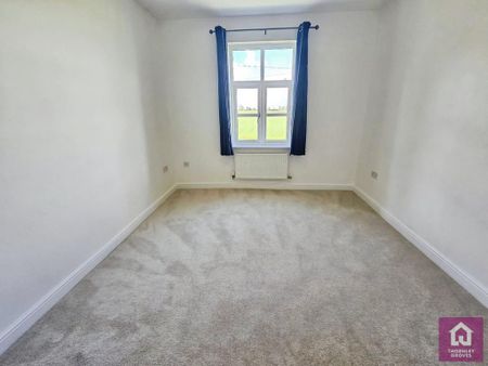 4 bedroom semi-detached house to rent - Photo 3