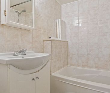 For Lease - 2012 Bonnymede Drive, Mississauga, Ontario - Photo 6