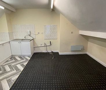 Studio Flat to Rent - Station Road, Sheffield, S9 - Photo 1