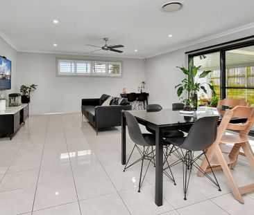 SOUGHT AFTER FAMILY HOME - Photo 3