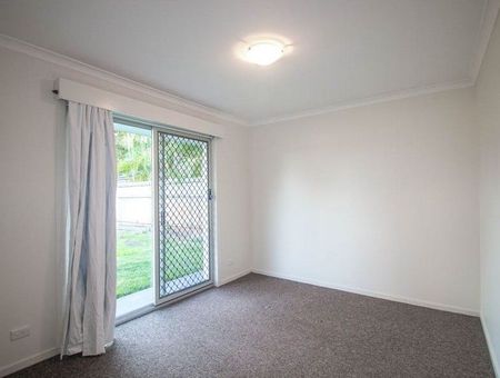 Renovated 3 Bedroom Home In Burleigh Heads! - Photo 3