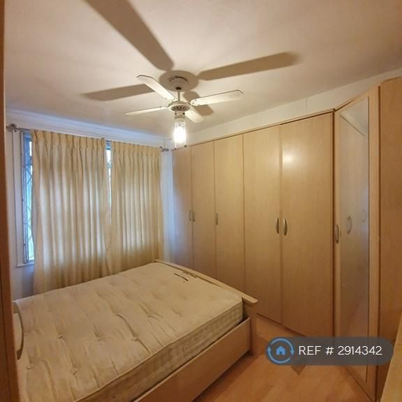 3 bedroom flat to rent - Photo 1