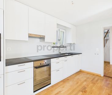 Frisch renovierte 4.5-Wohnung mit grosser Terrasse an ruhiger Wohnl... - Foto 5