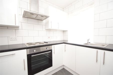 3 bed Terraced House for rent - Photo 5
