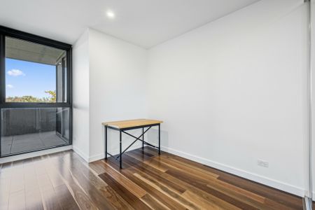 Do not miss this gem! 2 bed 2 bath & 2 car spaces - Photo 2