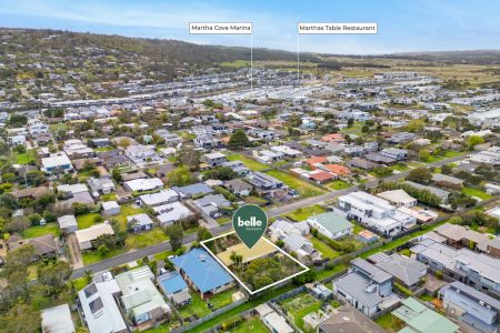 Coastal Charm – Walking distance to the Beach! - Photo 4