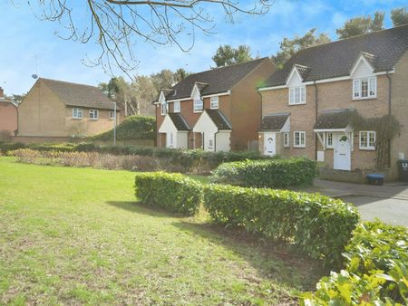 Terraced House to rent on - Photo 2