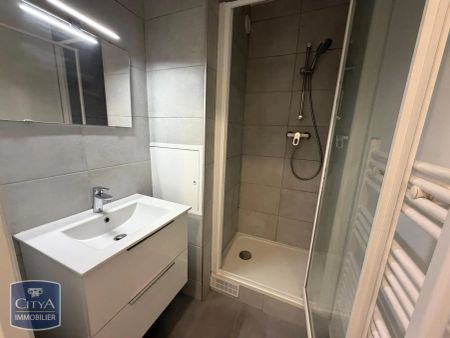 Appartement à louer 4 pièces 96.01m² - Photo 3