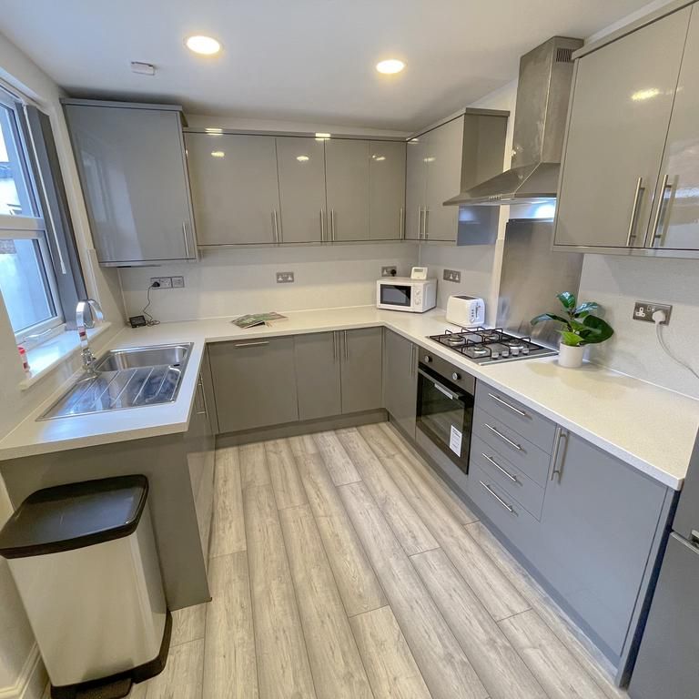 4 bedroom house to rent - Photo 1