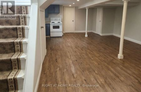 6 THORNCROFT CRESCENT - Photo 5