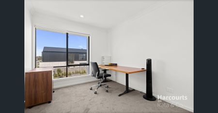 Stunning 4-Bedroom Home in Wollert - Photo 4