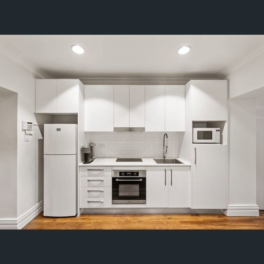 1/6-8 Rockwall Crescent, Potts Point, NSW 2011 - Photo 1