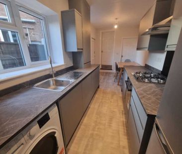 3 Bed Student Accommodation - Photo 5
