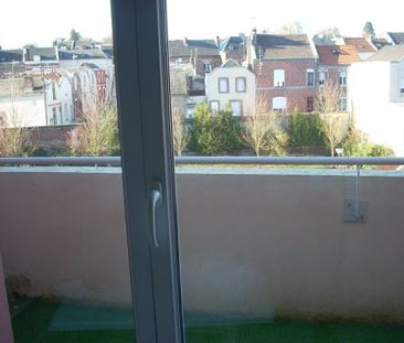 A REMICOURT TYPE 3 MEUBLE AVEC BALCON ET PARKING - Photo 5