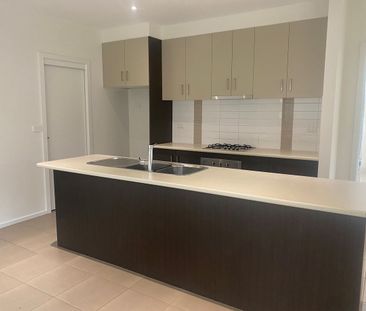MODERN 3 BEDROOM HOME WITH TWO LIVING AREAS - Photo 2