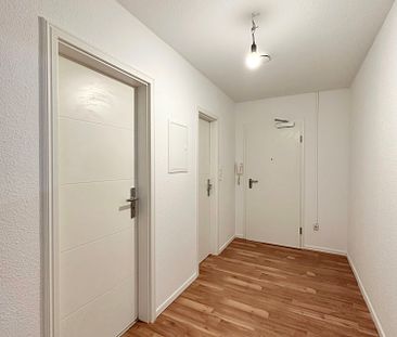 renoviert, modernisiert & bezugsfrei: Helle + gut geschnittene 2-Zi.-Wohnung in zentraler Lage - Foto 6