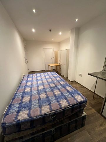 Studio Flat, London, SE6 - Photo 2