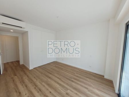 2 room luxury Apartment for rent in Campolide, Lisbon - Photo 2