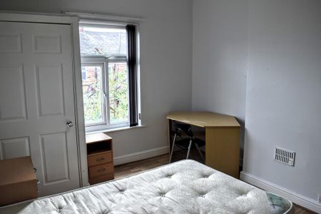 3 bedroom terraced house to rent - Photo 4
