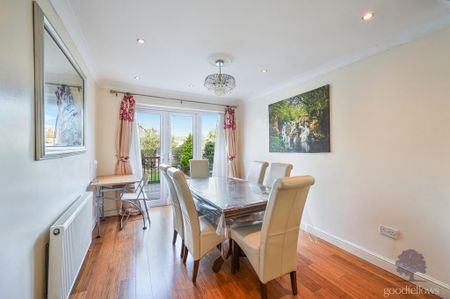 4 bedroom terraced house to rent - Photo 3