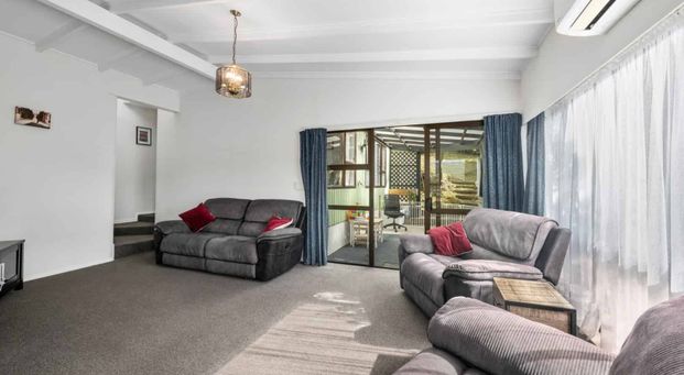 43 Franklyn Road, Tawa, Wellington City - Photo 1