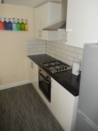 4 Bed Terrace house Hardy street. - Photo 4